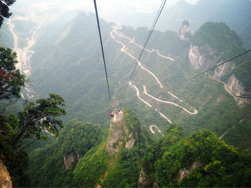 天门山玻璃栈道+天门洞+公路奇观