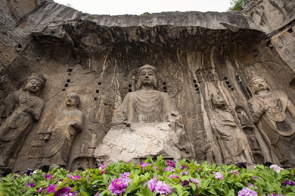 【洛阳】龙门石窟白马寺丽景门一日游（洛阳龙门石窟游玩多久）