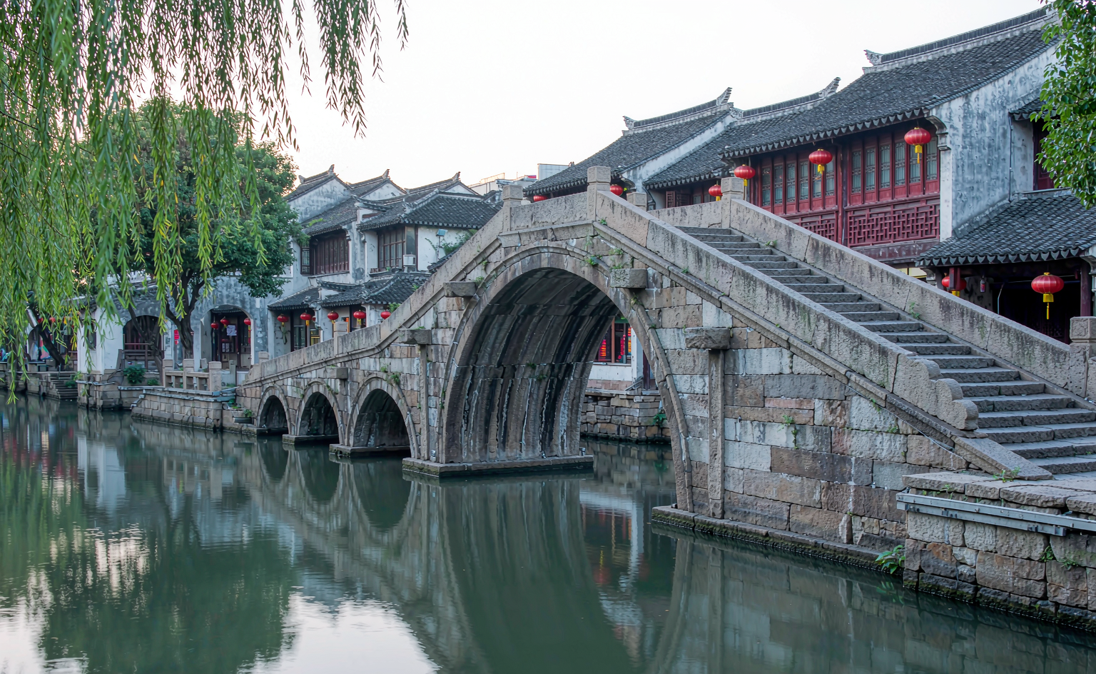 Guangxi Detian Falls + Beihai 6-Day Tour (Detian+Mingshi+Beihai Silver Beach)