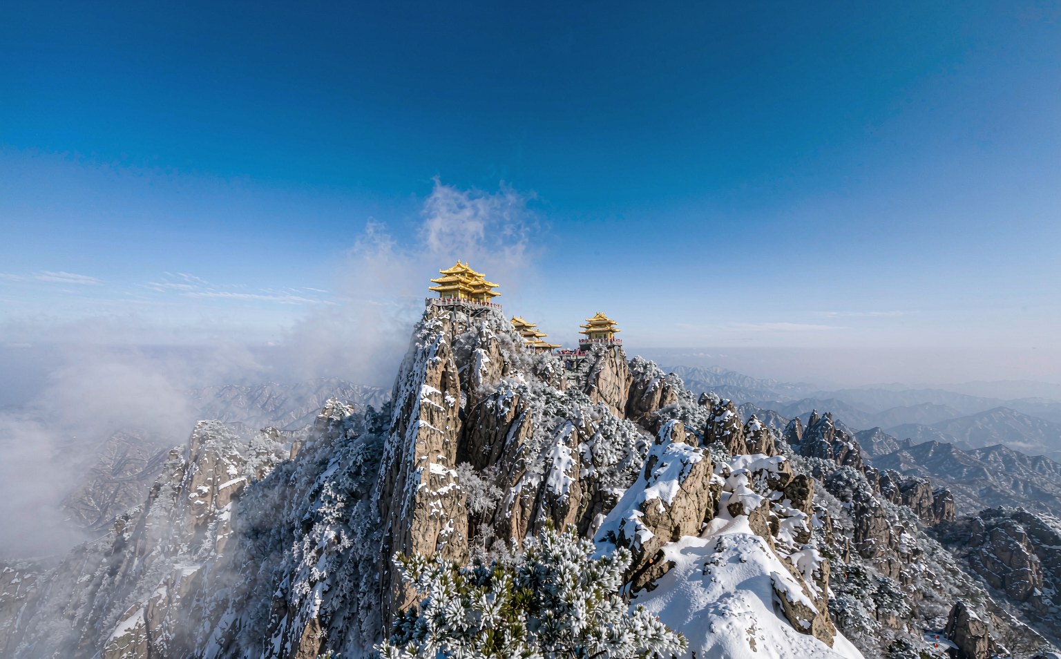 Luoyang 6-Day Tour: Laojun Mountain + Yuntai Mountain + Luoyang + Zhengzhou + Kaifeng + Henan