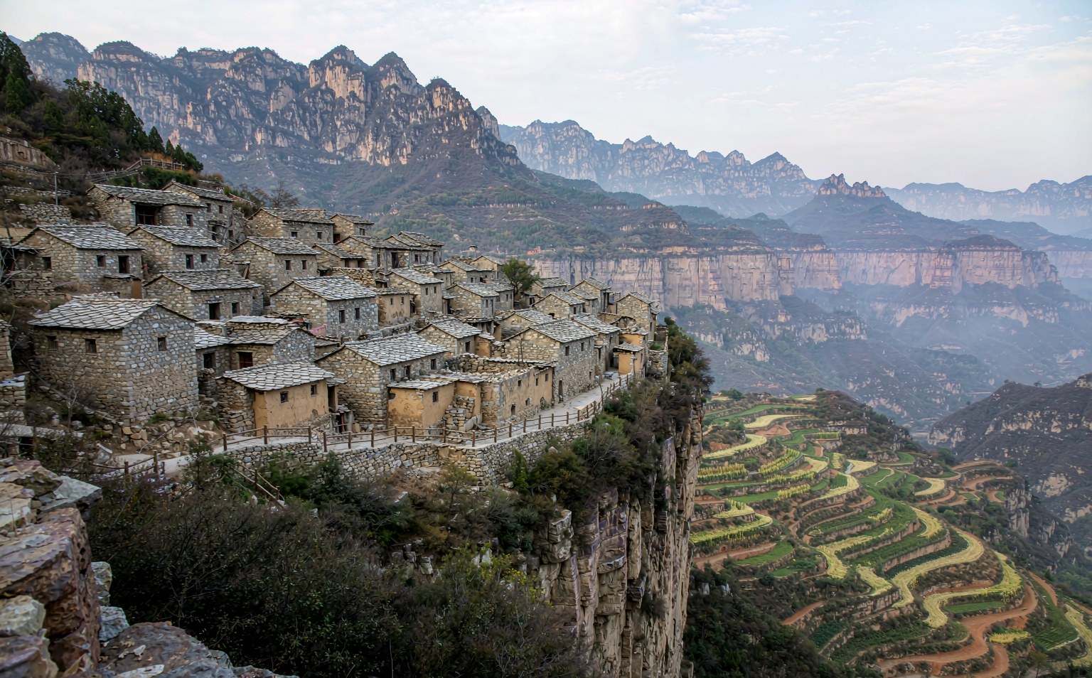 Luoyang 8-Day Tour: Guoliang Village + Luoyang + Zhengzhou + Kaifeng