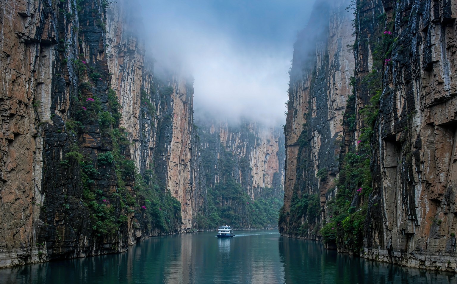 Zhengzhou + Luoyang 6-Day Group Tour from Luoyang