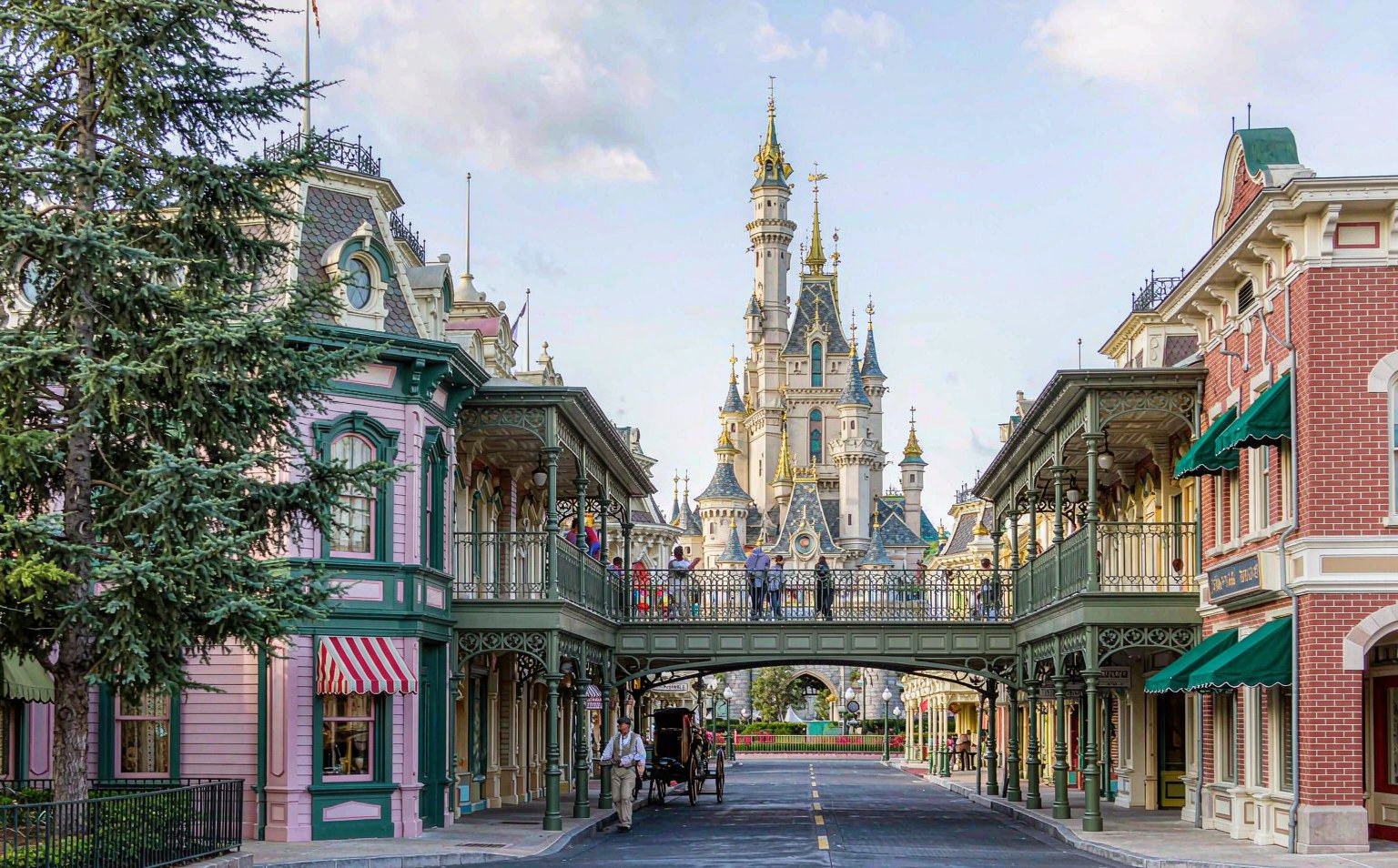 上海迪士尼（Disney）+杭州+乌镇4日3晚跟团游