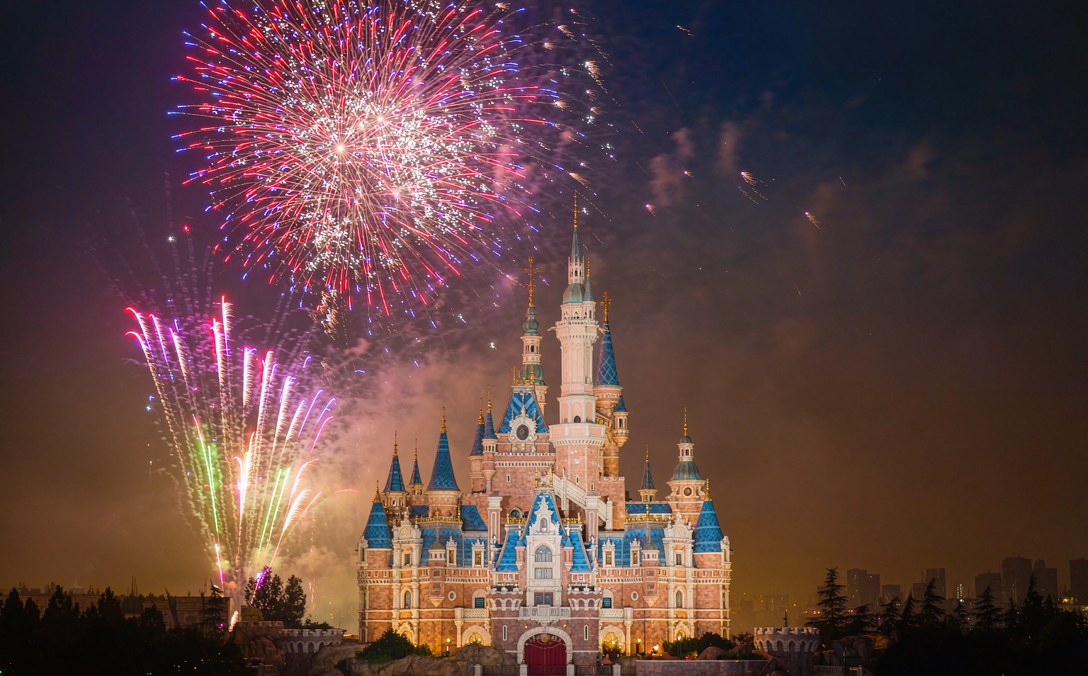 上海迪士尼(Disney)+苏州+乌镇+杭州6日5晚跟团游